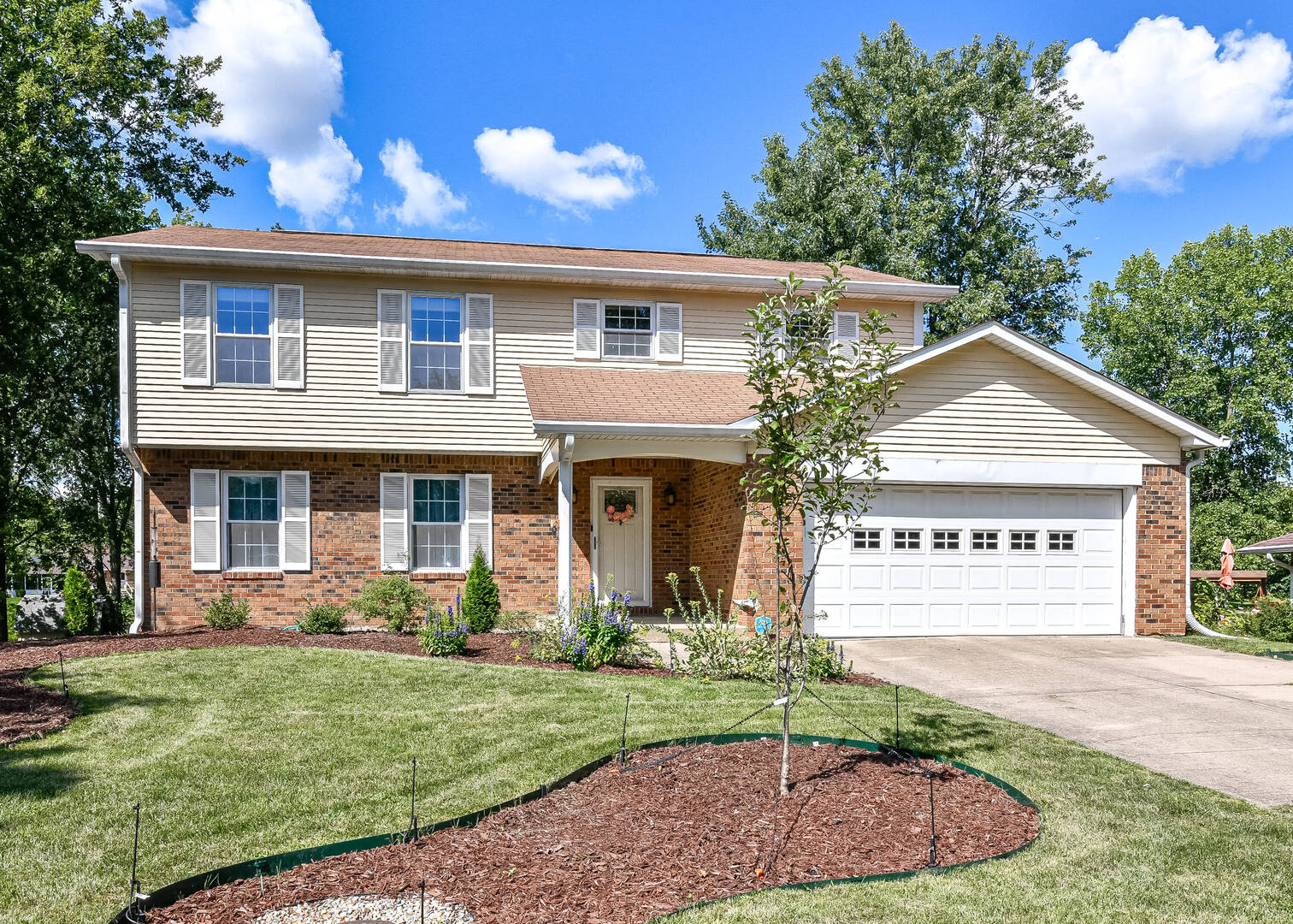 8633 Fox Ridge Lane Indianapolis, IN 46256