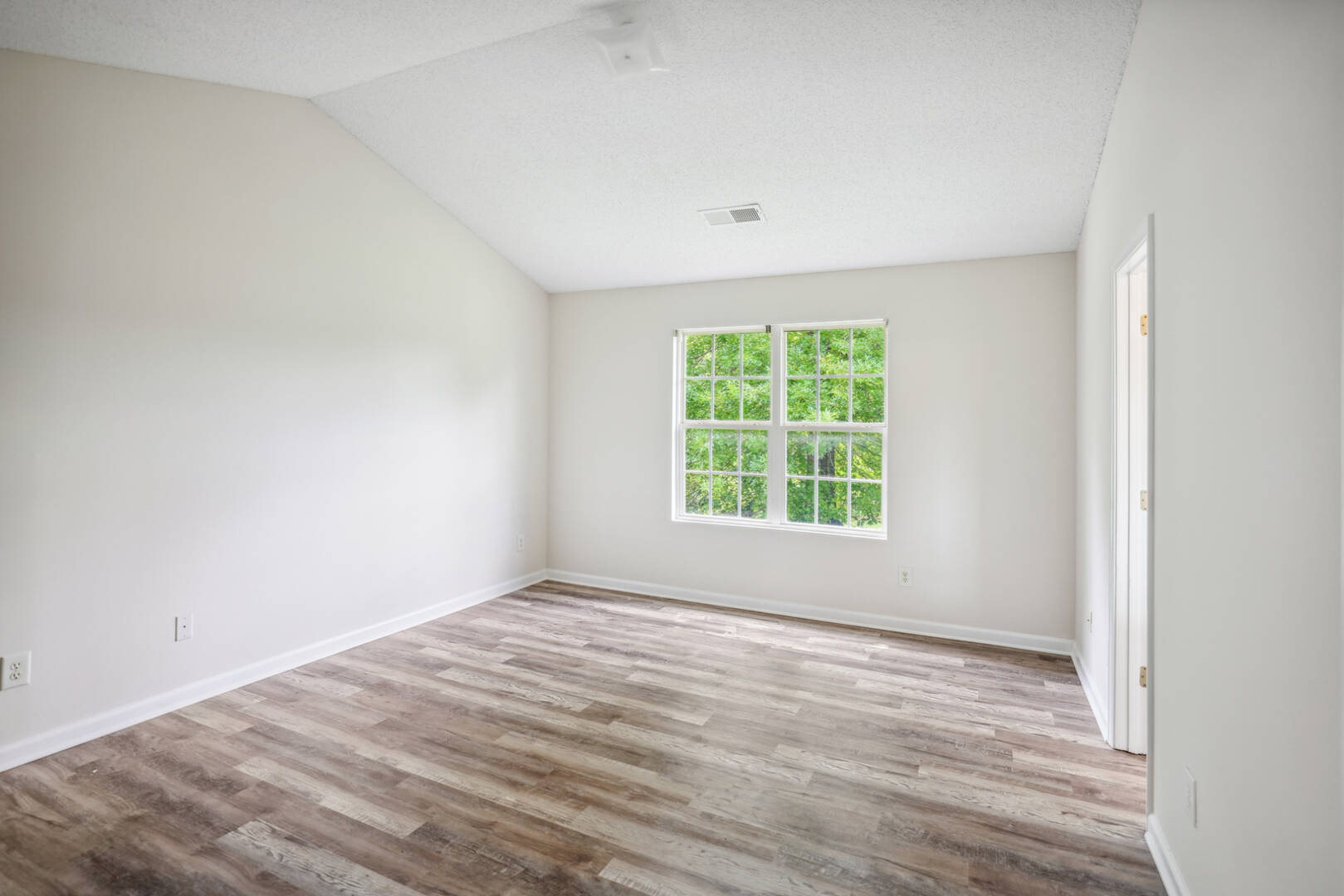 705 Amelia Grove Ln Lawrenceville, GA 30045