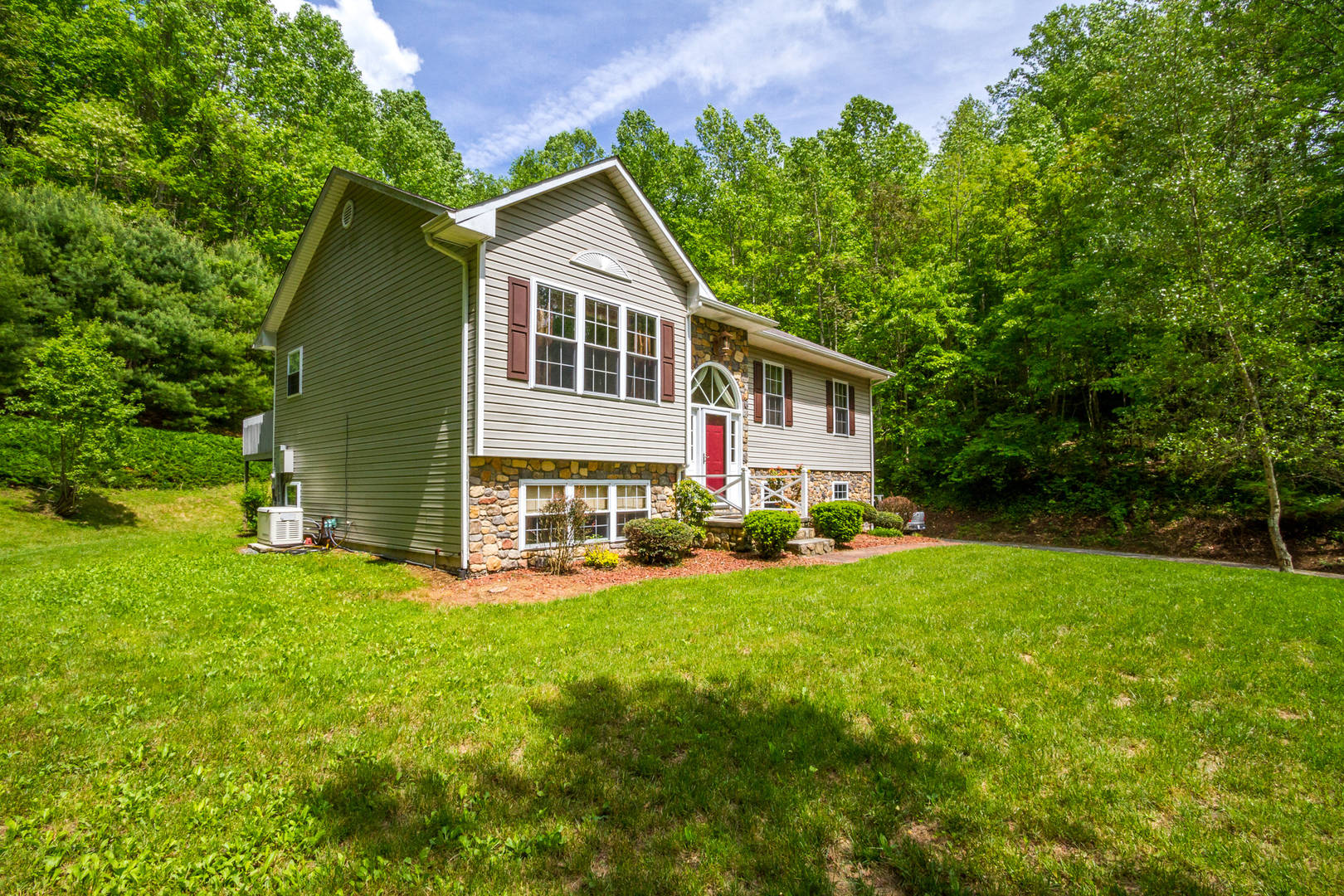 Brivity 8794 Copper Hill Road Copper Hill, VA 24079 Virtual Tour