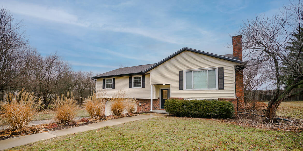 Brivity 240 Whispering Oaks Dr Germantown Hills, IL 61548