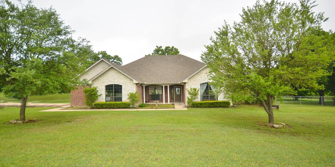 Brivity 210 April Cove Streetman, TX 75859