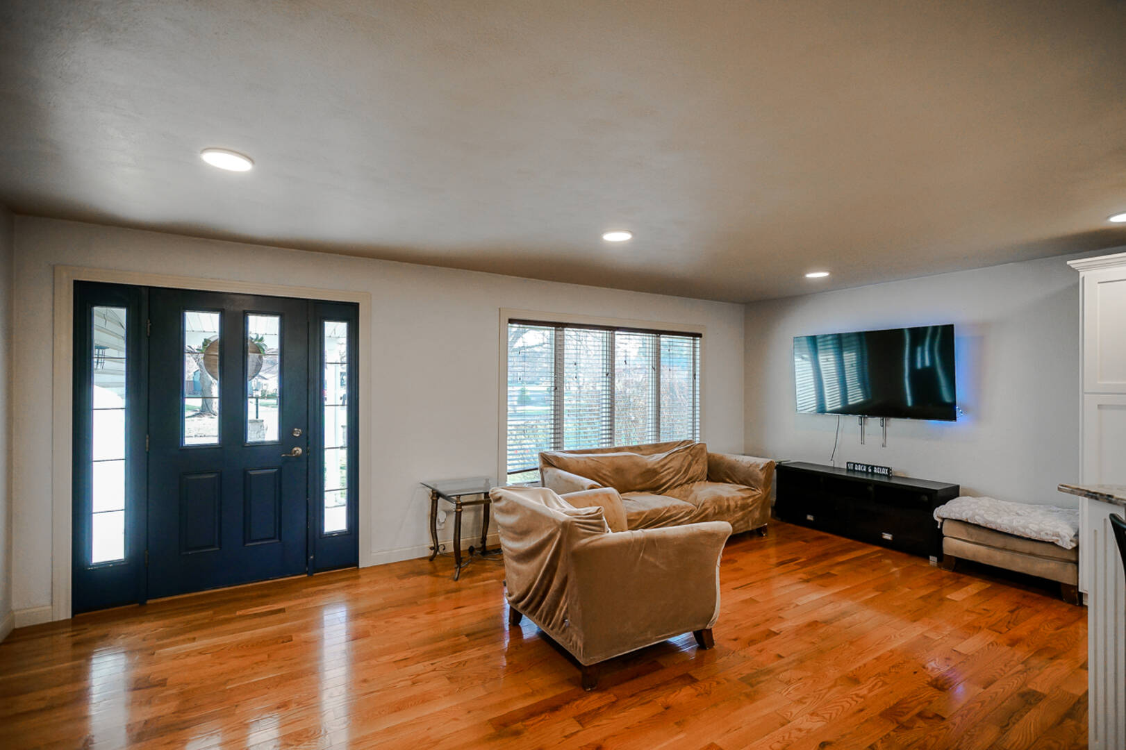 211 Burning Tree Dr Pekin, IL 61554