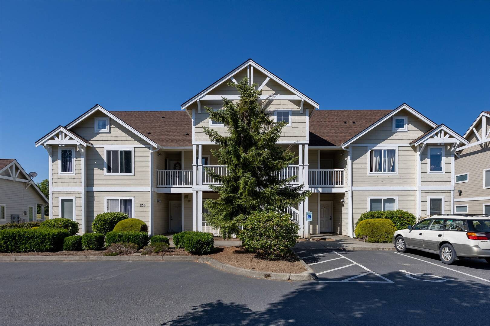 236 W Maberry Dr #203 Lynden, WA 98264
