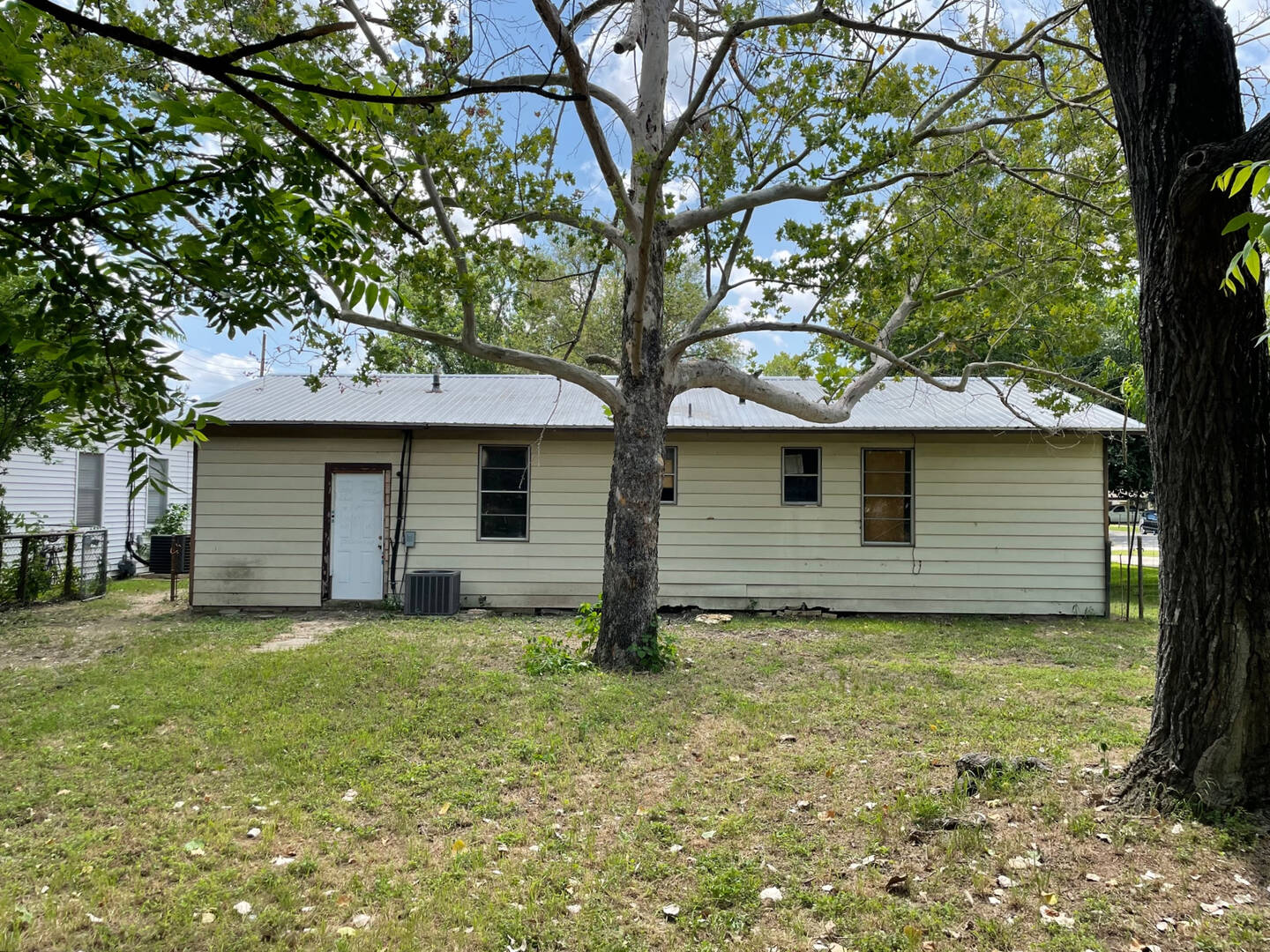 144 Hickory St Luling TX 78648 Luling, TX 78648