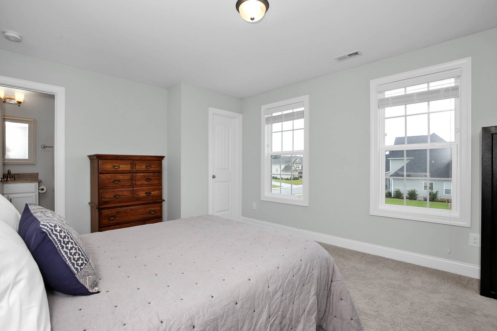 2937 Cragburn Pl  Fayetteville, NC 28306