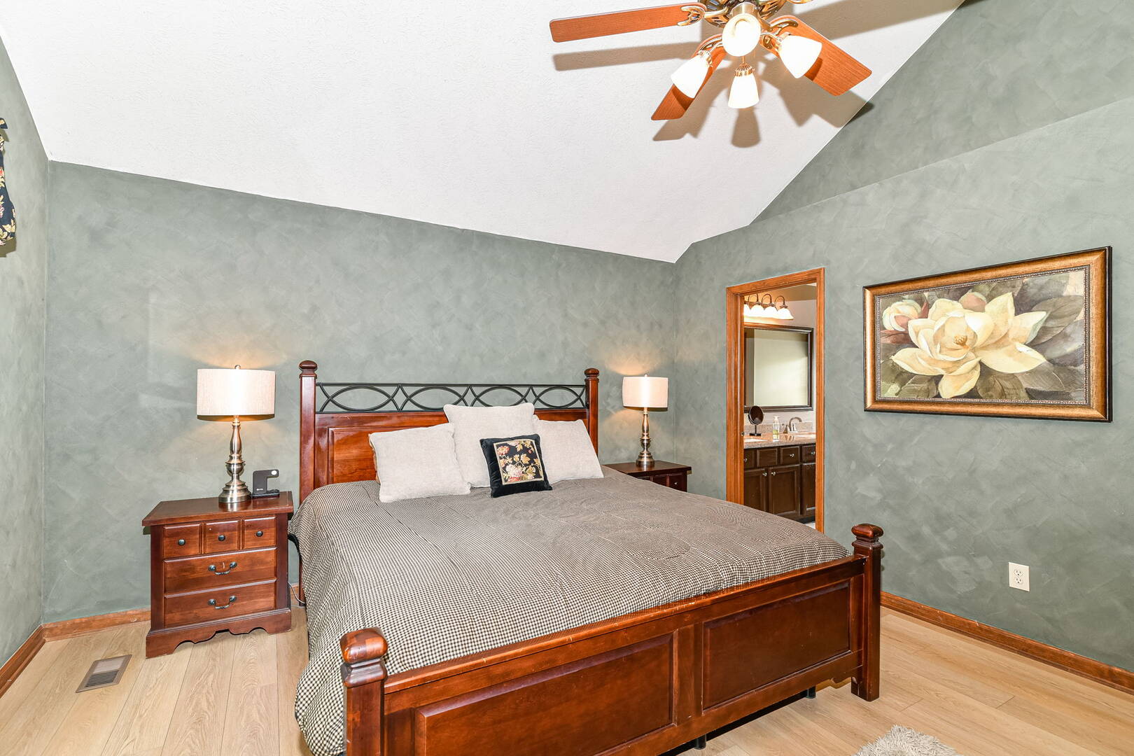 13461 Versailles Dr Carmel, IN 46032