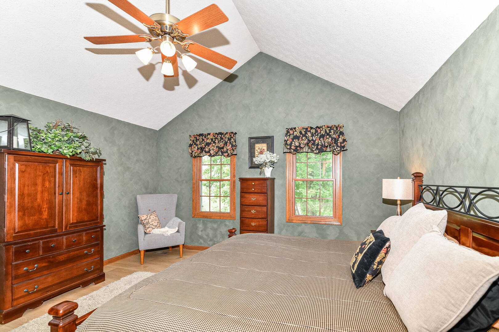 13461 Versailles Dr Carmel, IN 46032