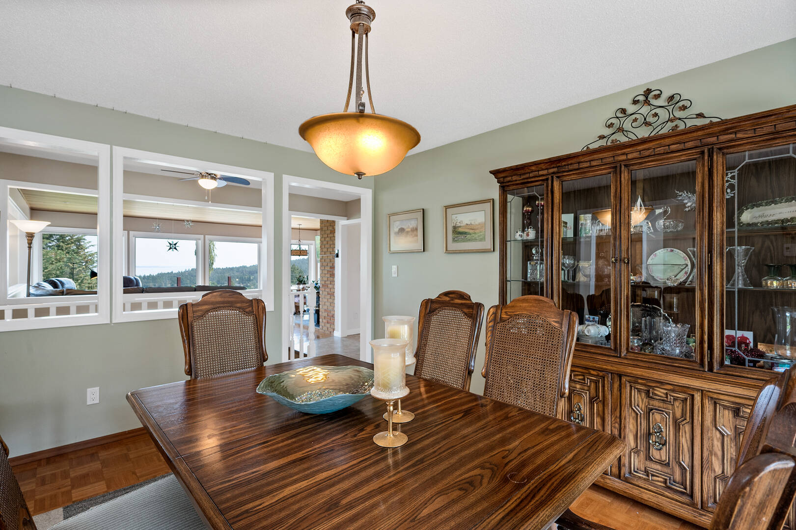 4691 Bramble Court Victoria, BC V8Y2W6
