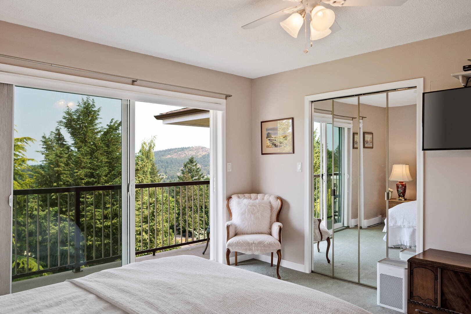 4691 Bramble Court Victoria, BC V8Y2W6