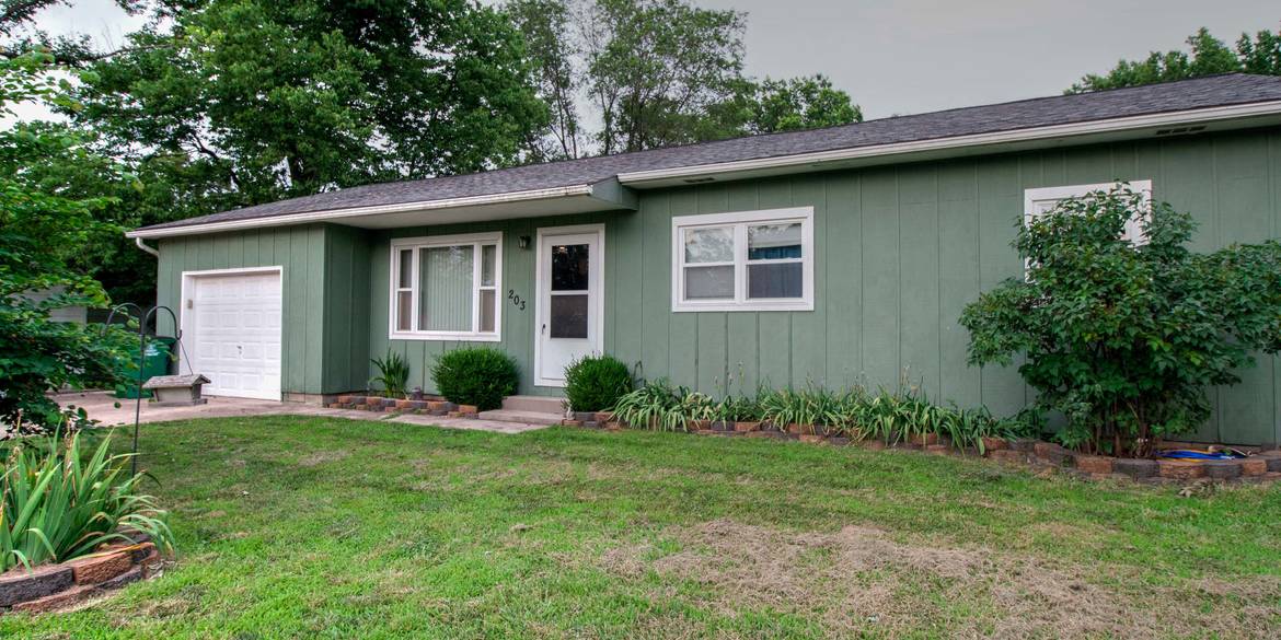 Brivity 203 S Washington Street, Archie, Mo 64725 Archie, MO 64725