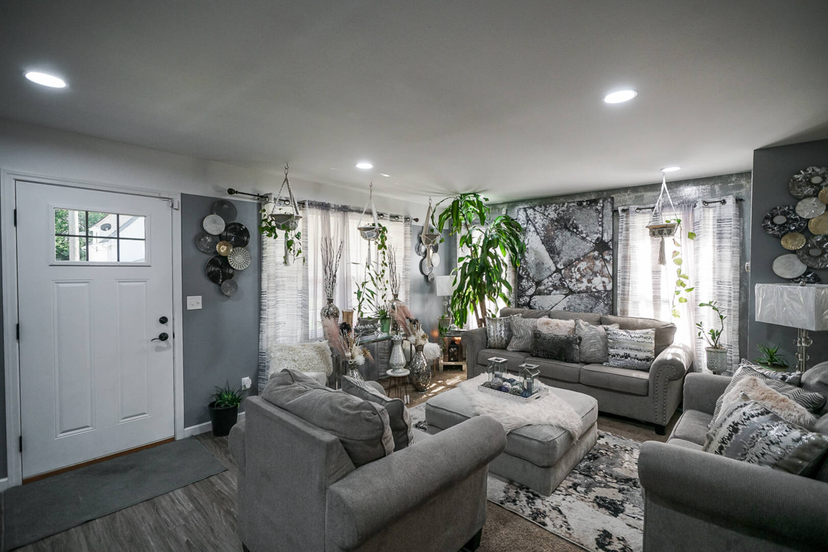 811 E. Behrends Peoria , IL 61603