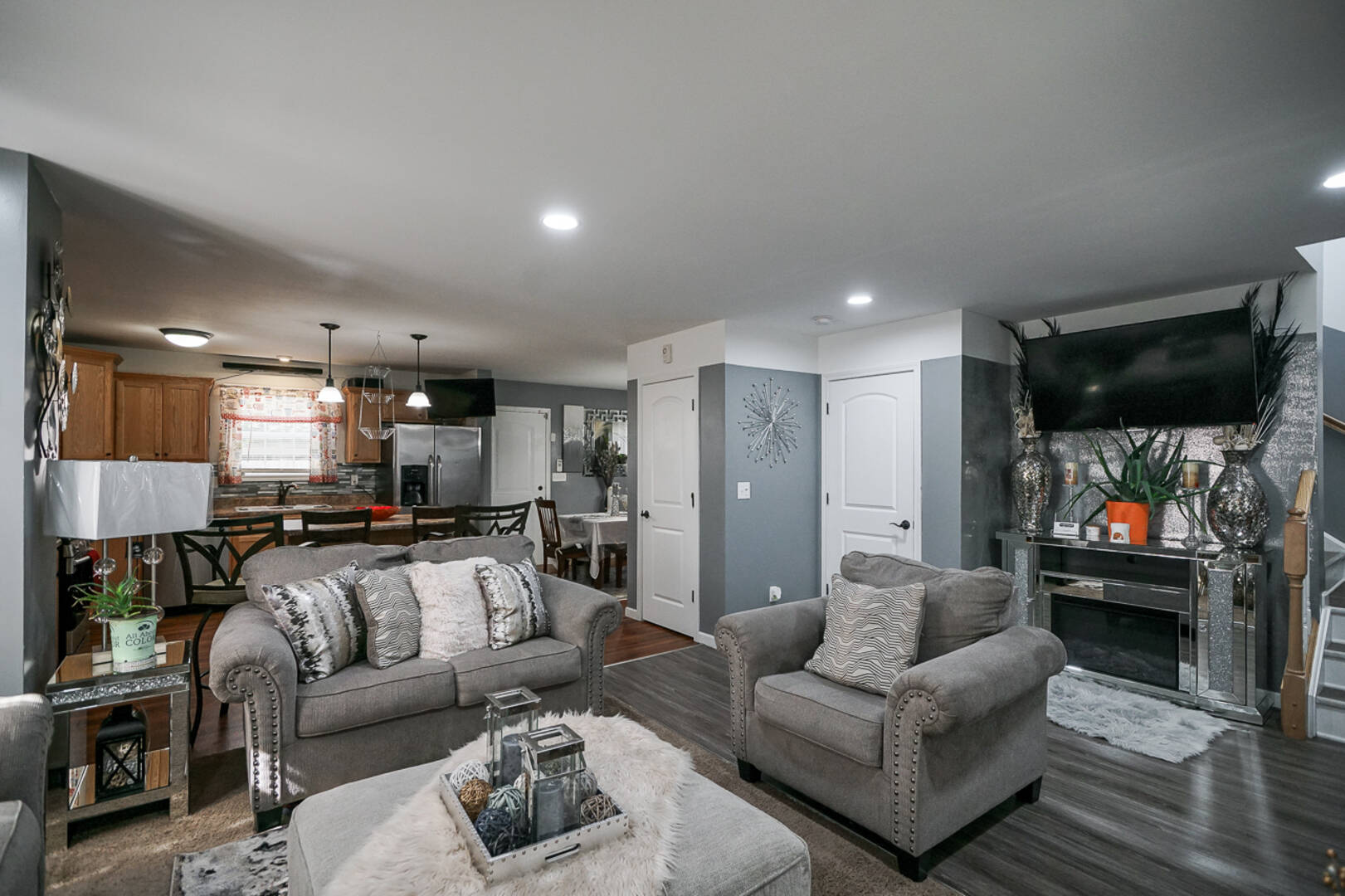 811 E. Behrends Peoria , IL 61603