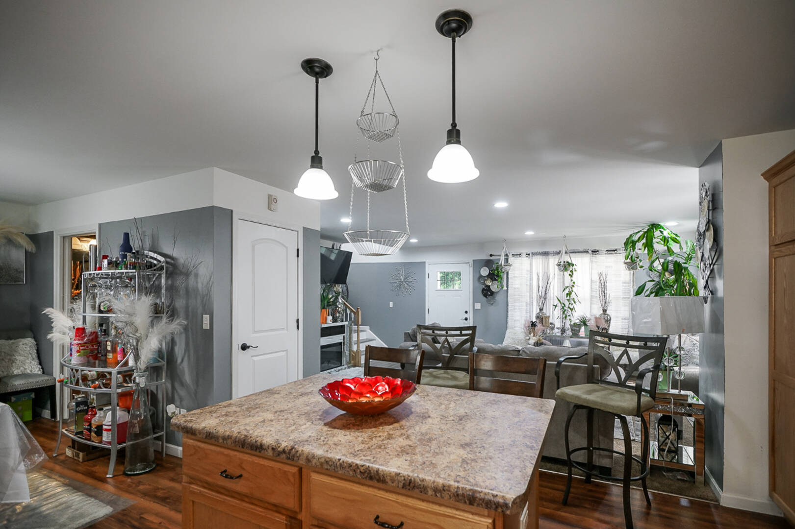 811 E. Behrends Peoria , IL 61603