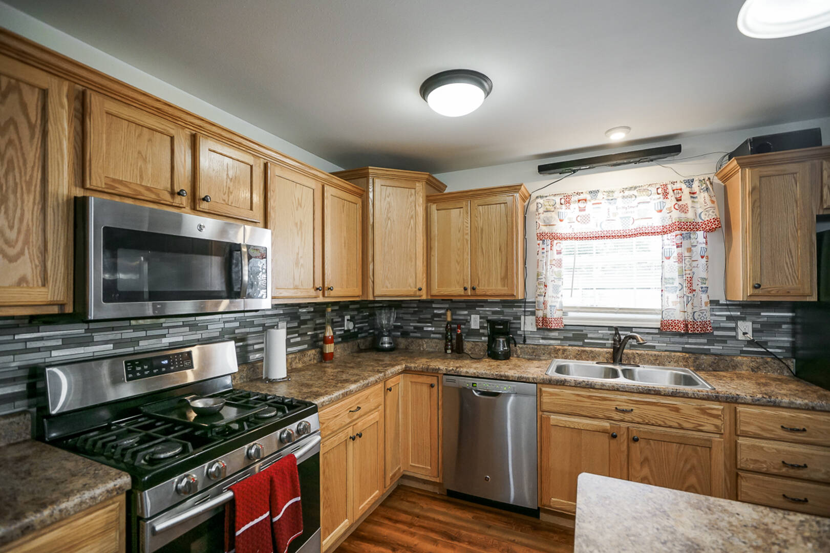 811 E. Behrends Peoria , IL 61603