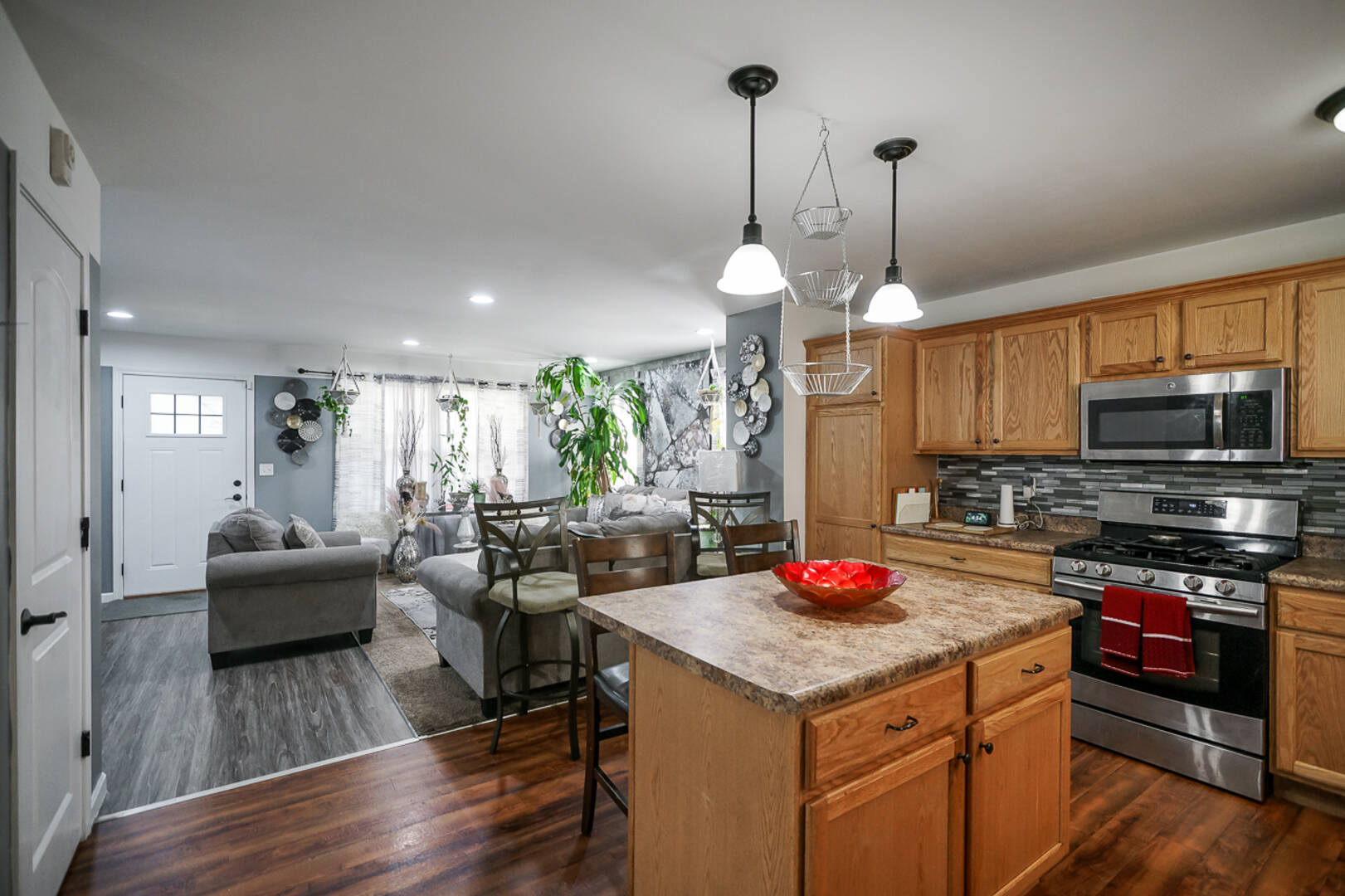 811 E. Behrends Peoria , IL 61603