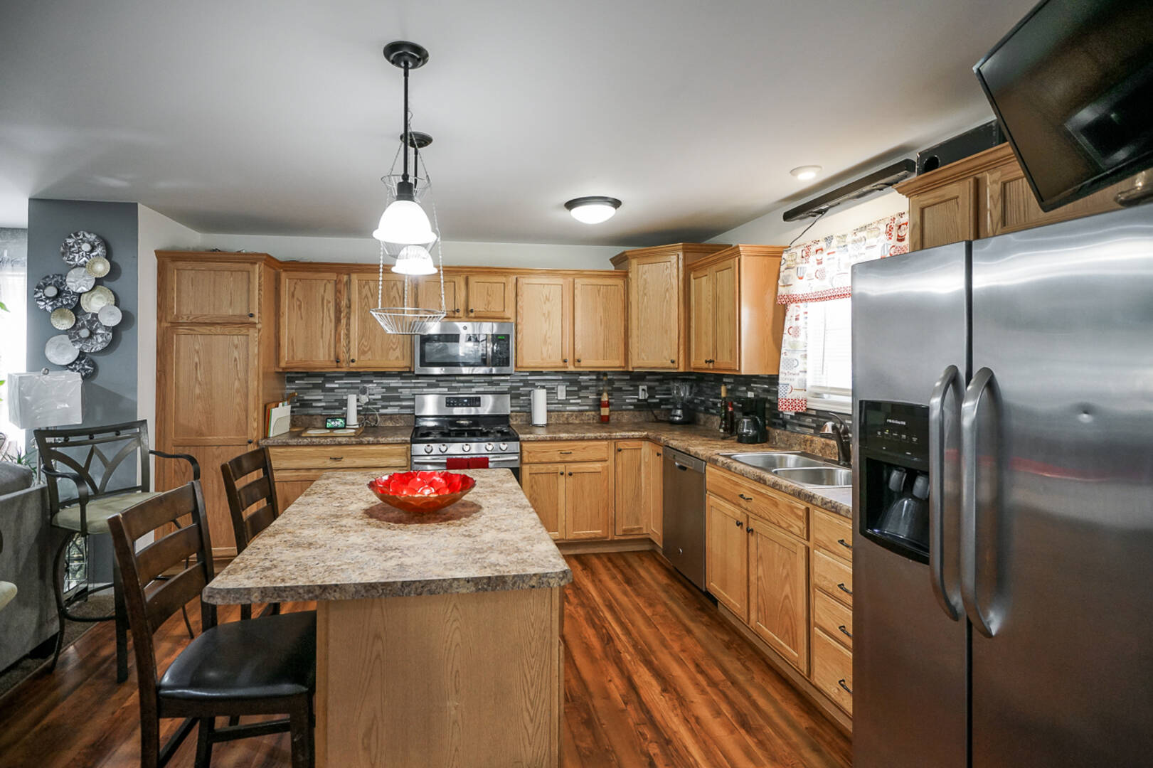 811 E. Behrends Peoria , IL 61603