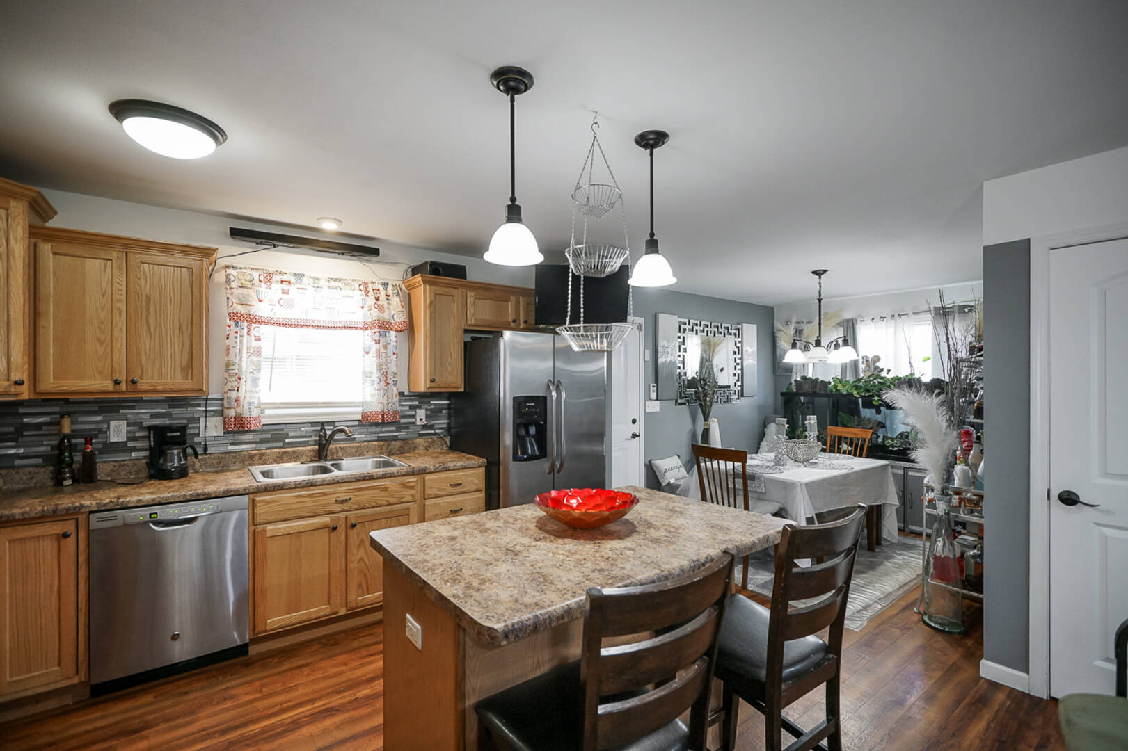 811 E. Behrends Peoria , IL 61603