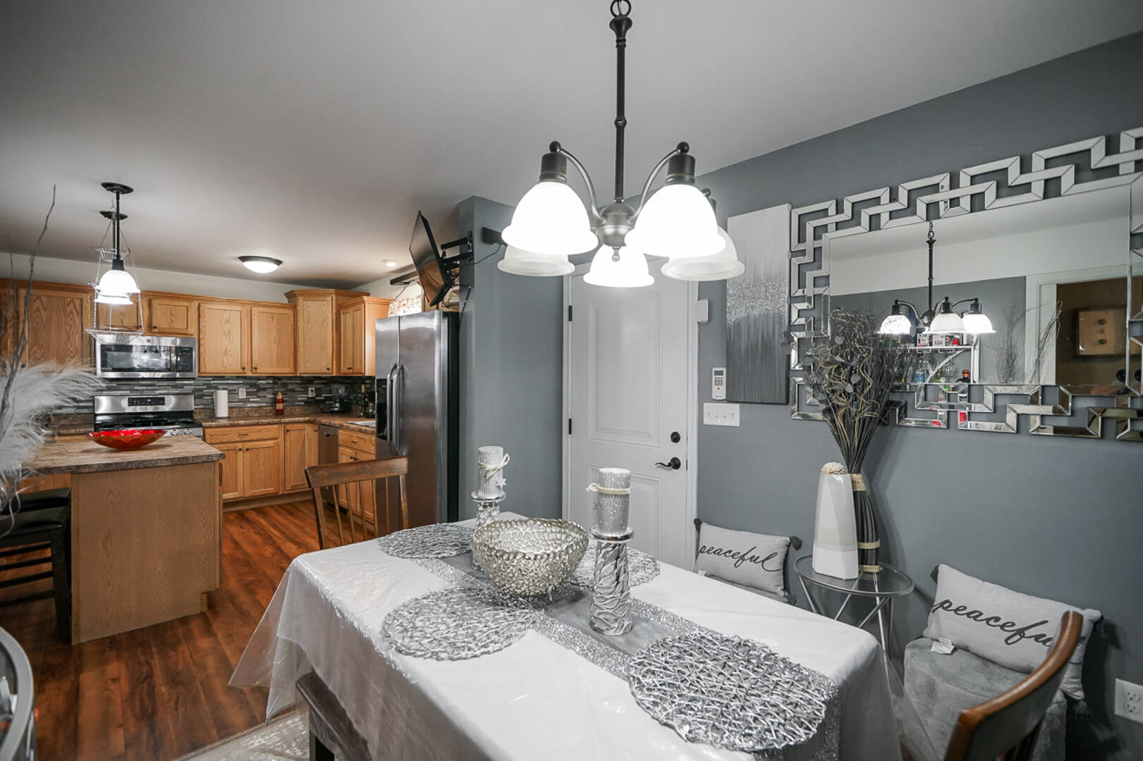 811 E. Behrends Peoria , IL 61603