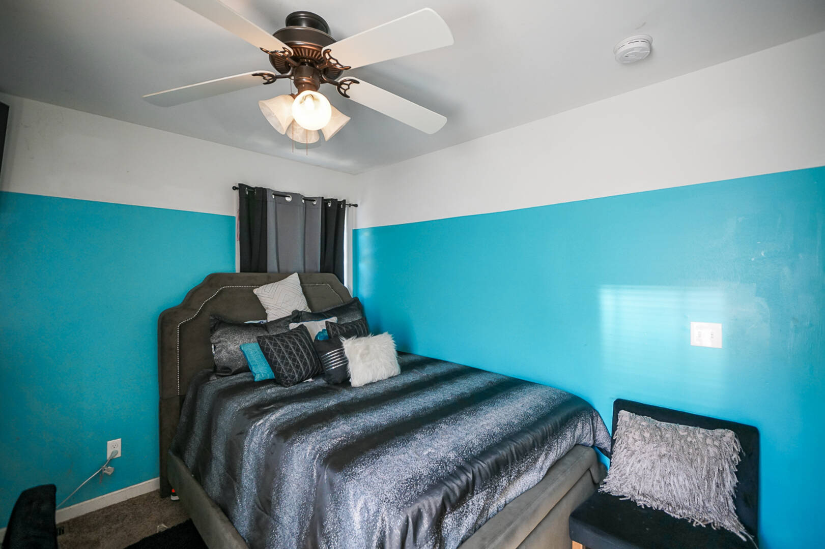 811 E. Behrends Peoria , IL 61603