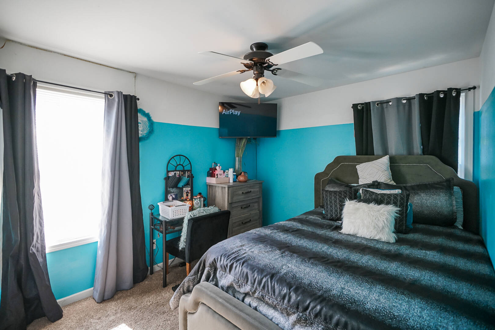 811 E. Behrends Peoria , IL 61603
