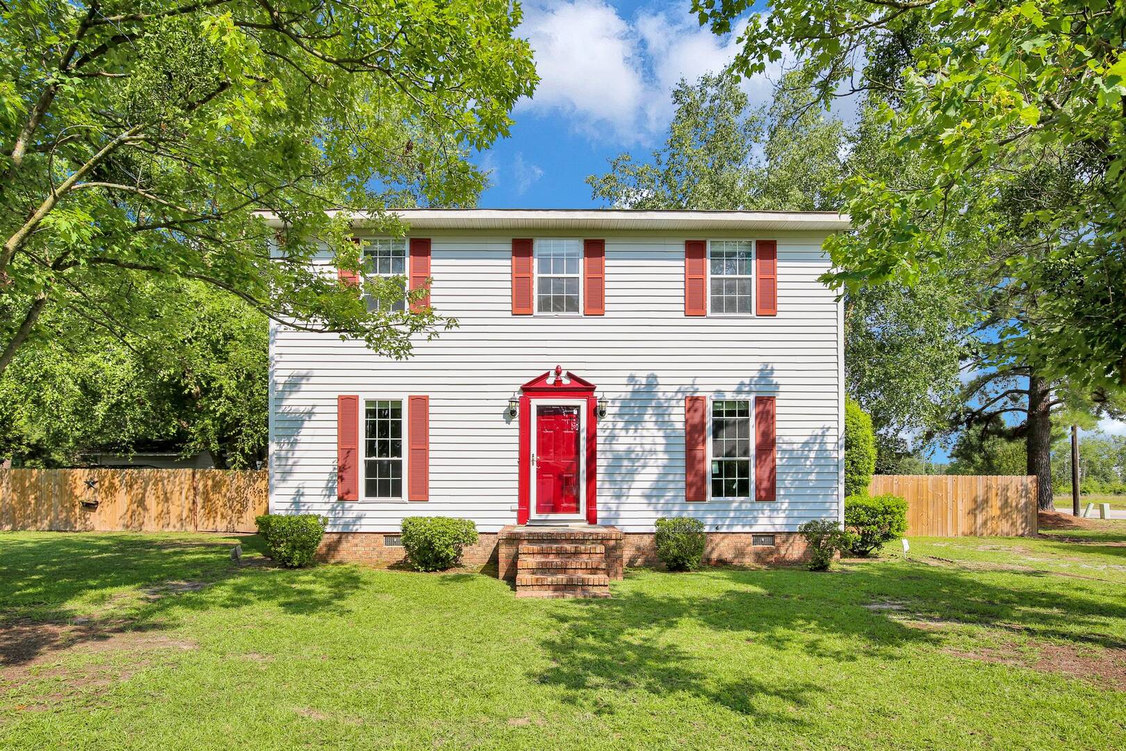 24 Christine Ln St.Pauls, NC 28384