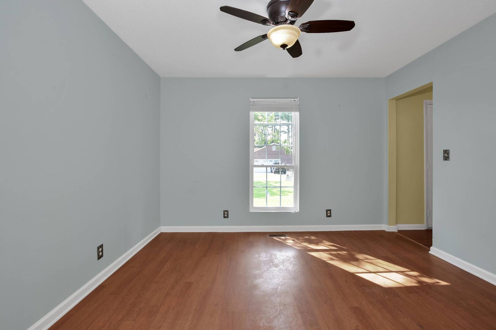 24 Christine Ln St.Pauls, NC 28384