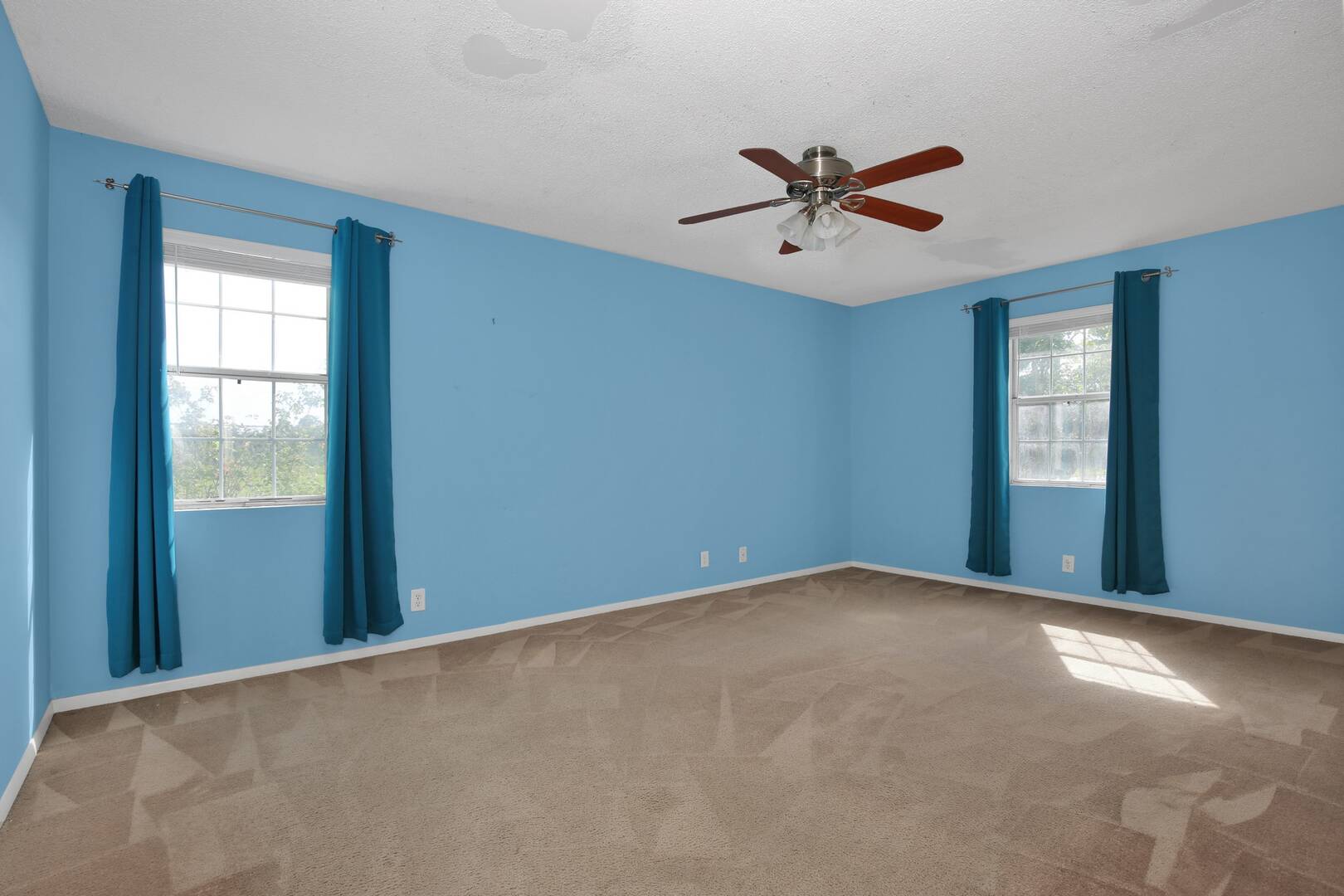 24 Christine Ln St.Pauls, NC 28384