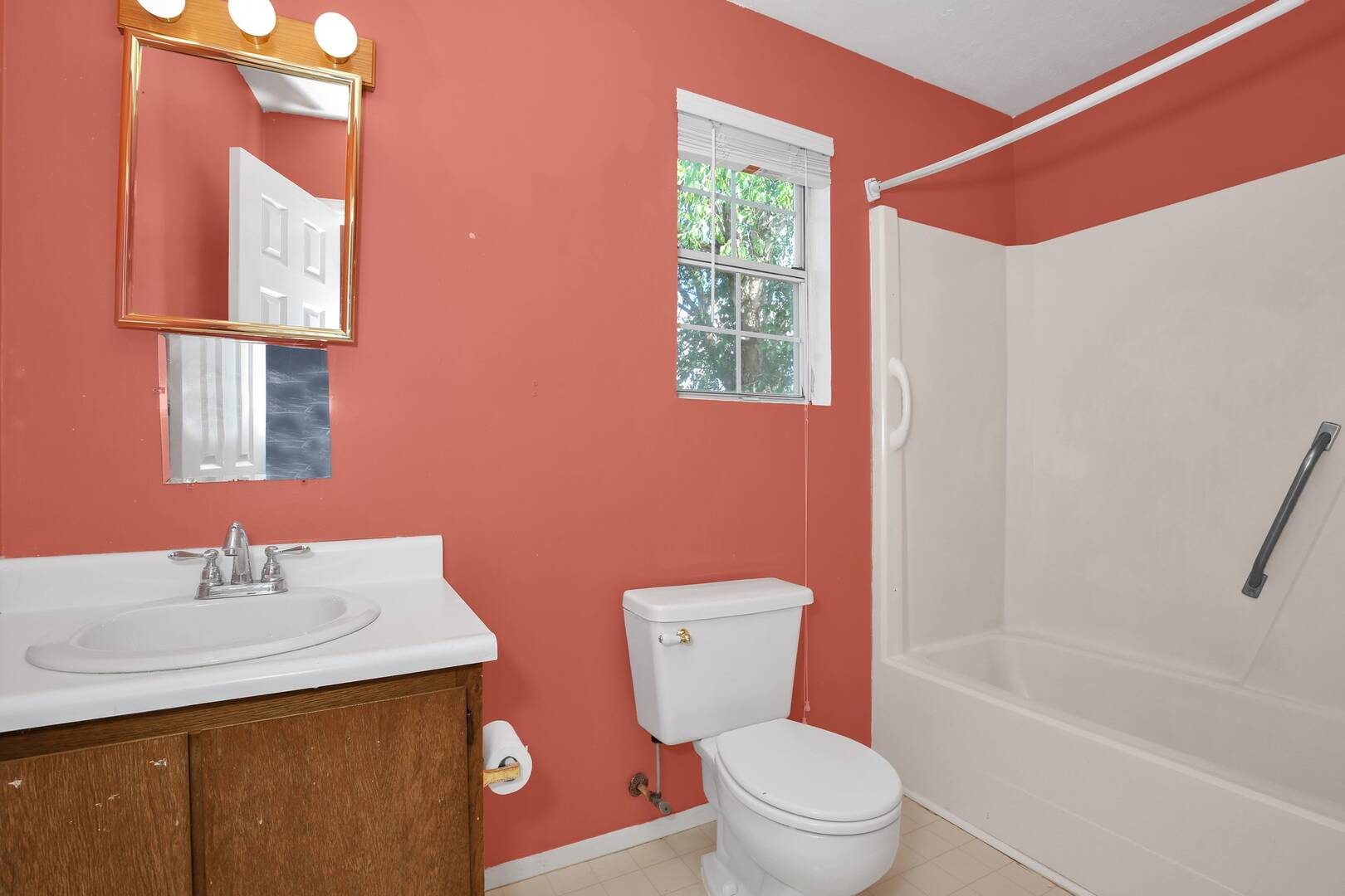 24 Christine Ln St.Pauls, NC 28384