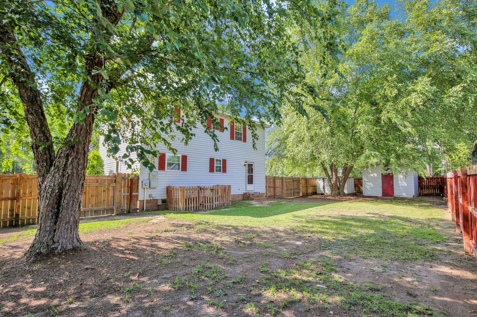 24 Christine Ln St.Pauls, NC 28384