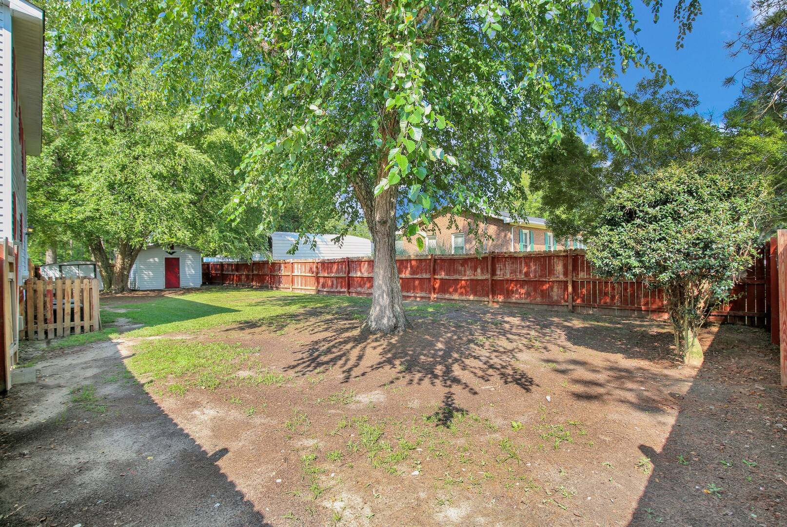 24 Christine Ln St.Pauls, NC 28384