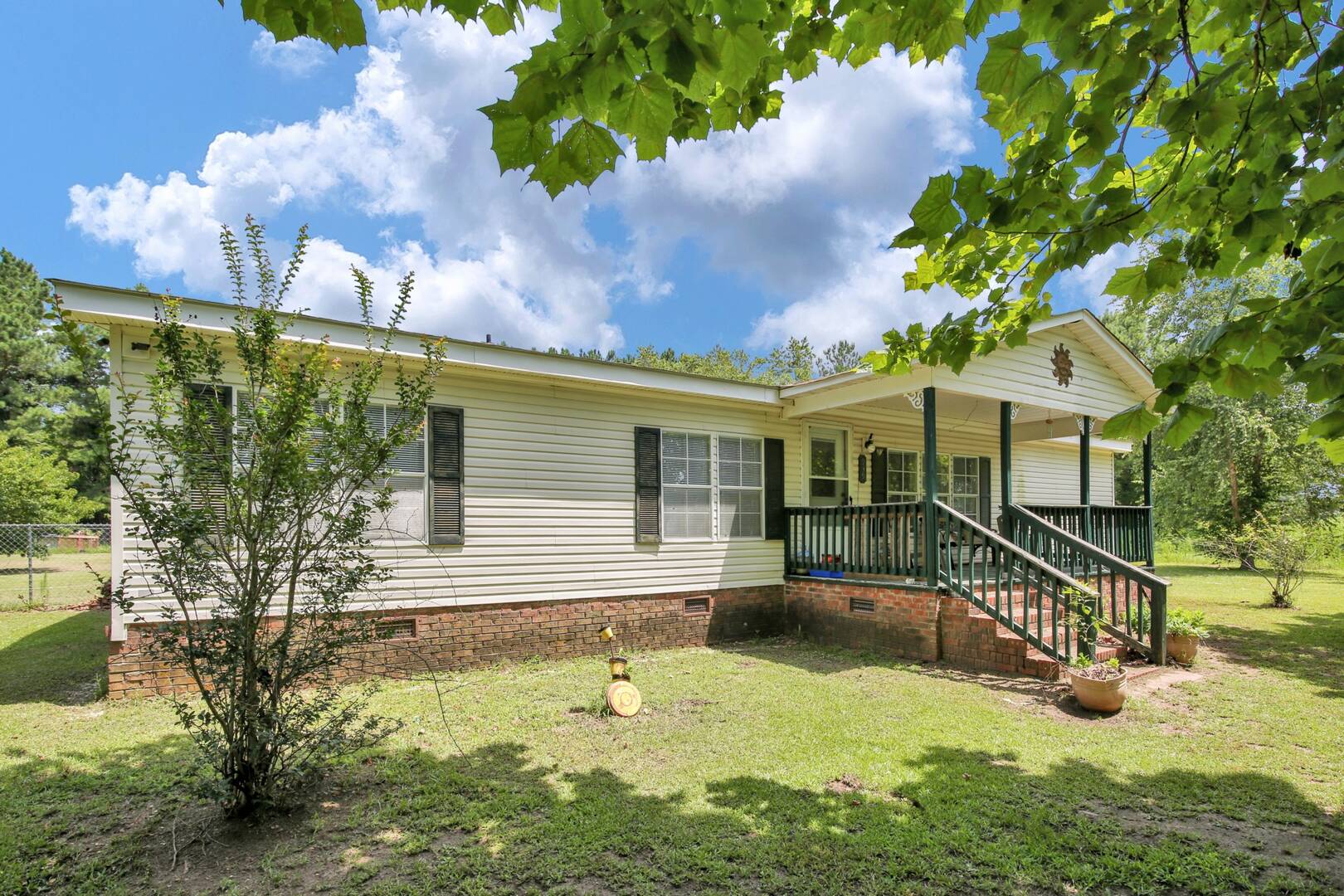939 Brisson Rd Saint Pauls, NC 28384