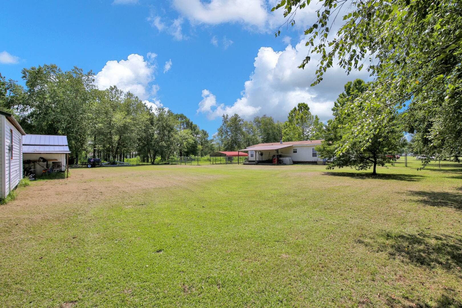 939 Brisson Rd Saint Pauls, NC 28384