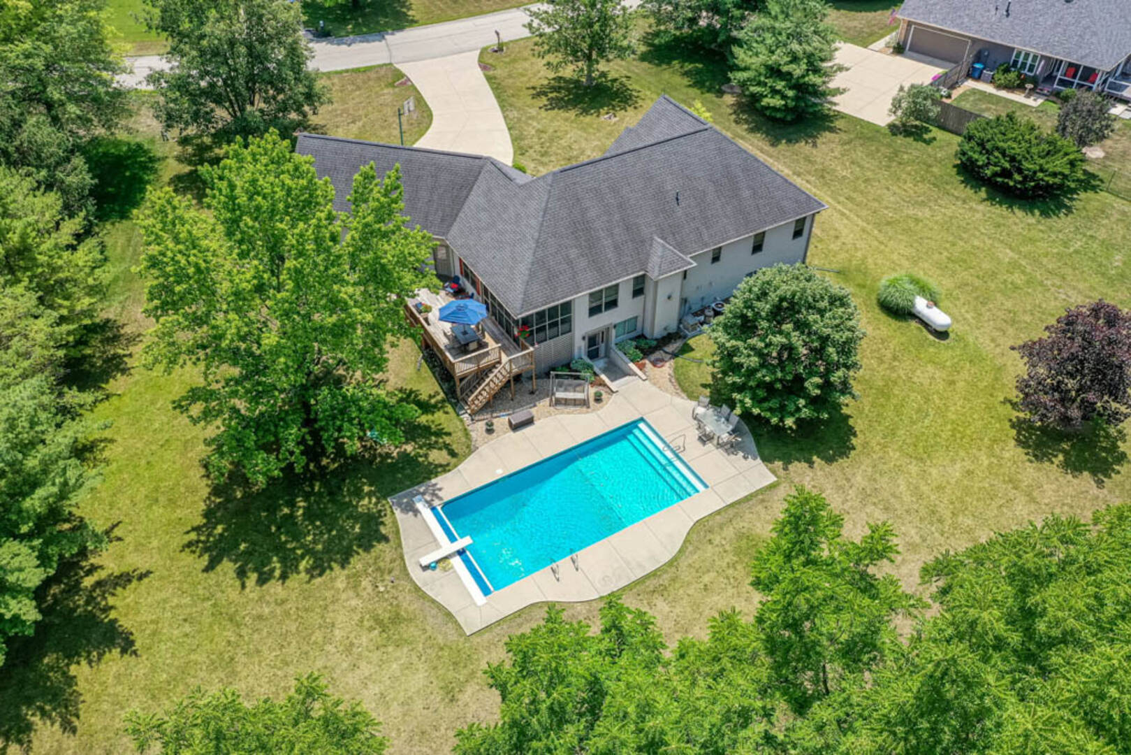 704 Countrywood Dr. Noblesville, IN 46060