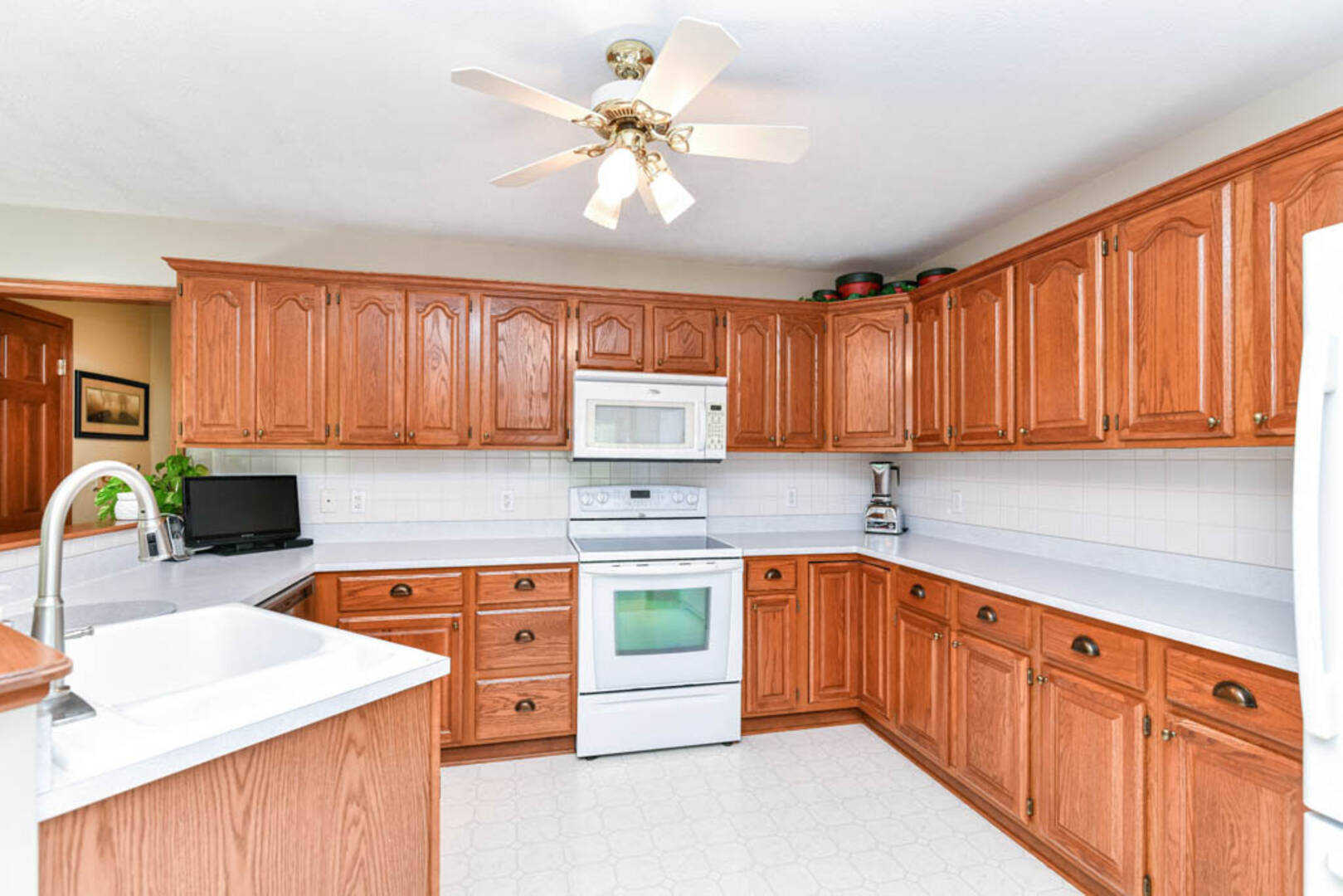 704 Countrywood Dr. Noblesville, IN 46060