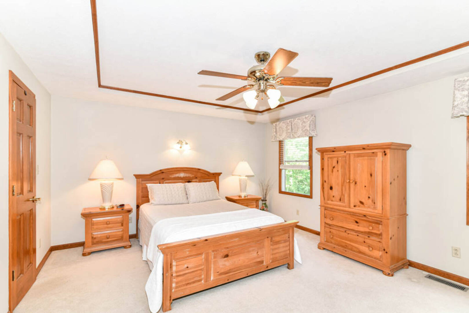 704 Countrywood Dr. Noblesville, IN 46060