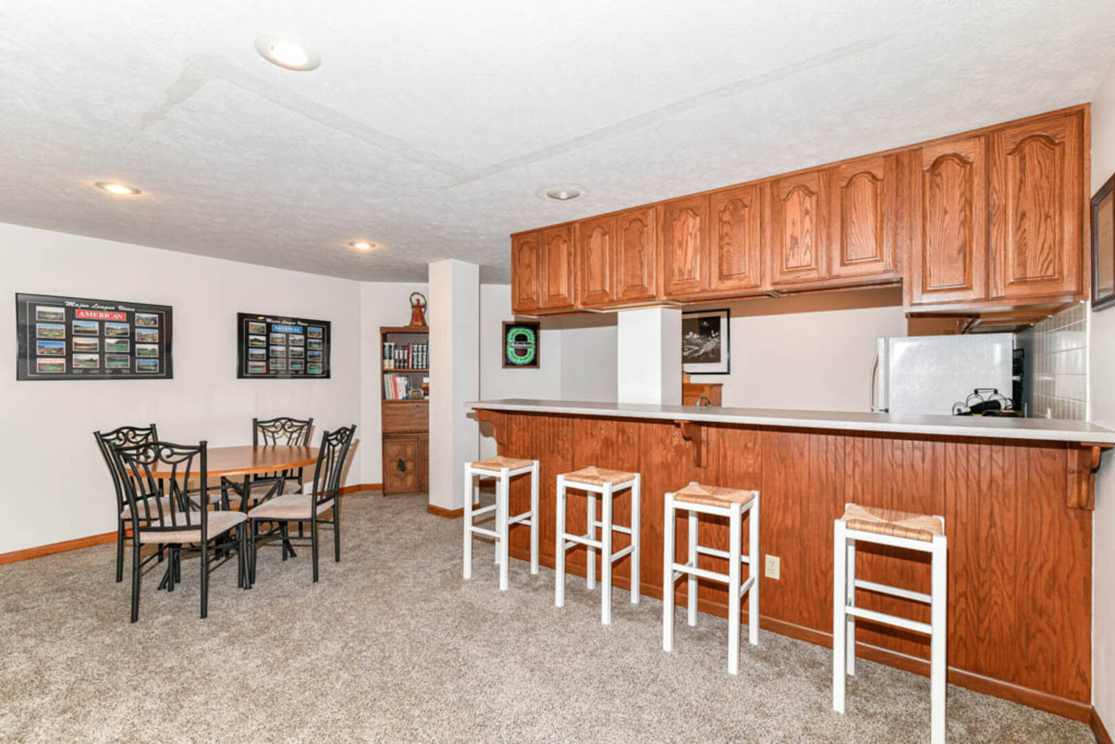 704 Countrywood Dr. Noblesville, IN 46060