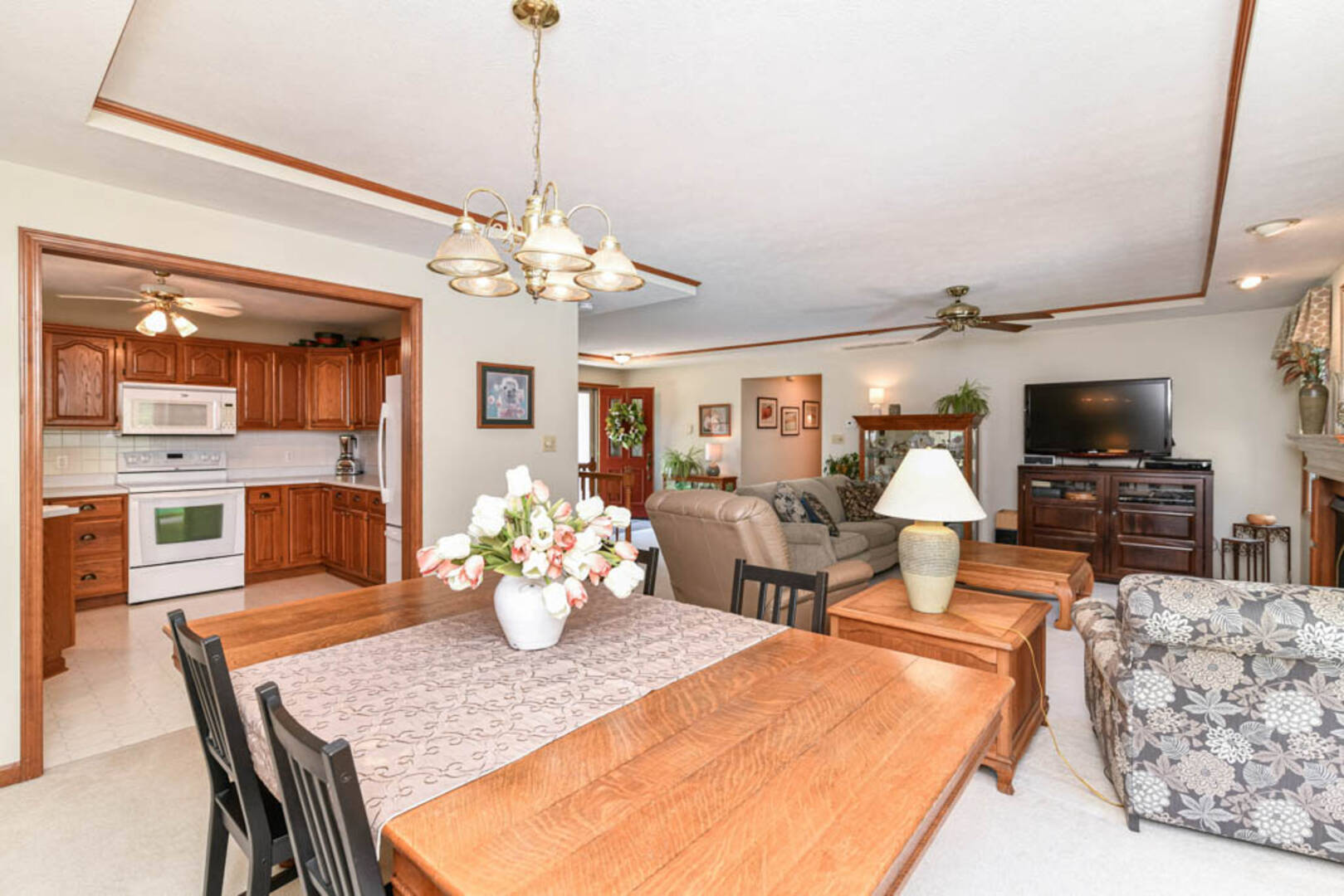 704 Countrywood Dr. Noblesville, IN 46060