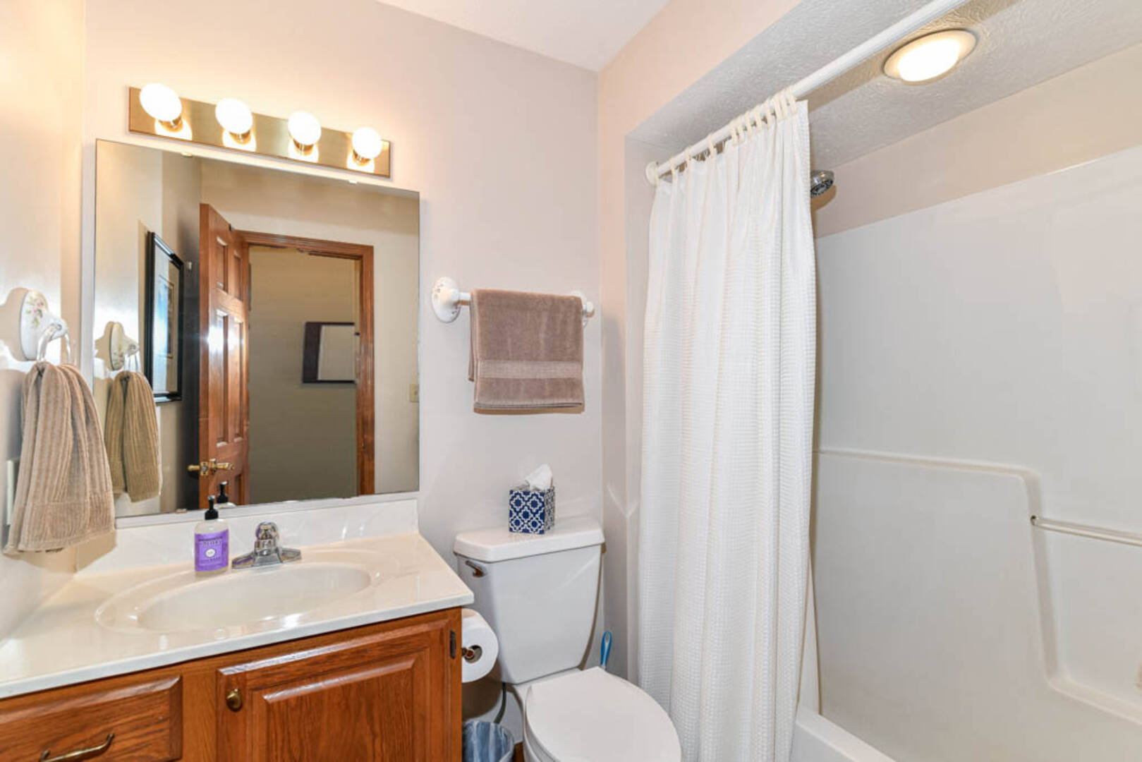 704 Countrywood Dr. Noblesville, IN 46060