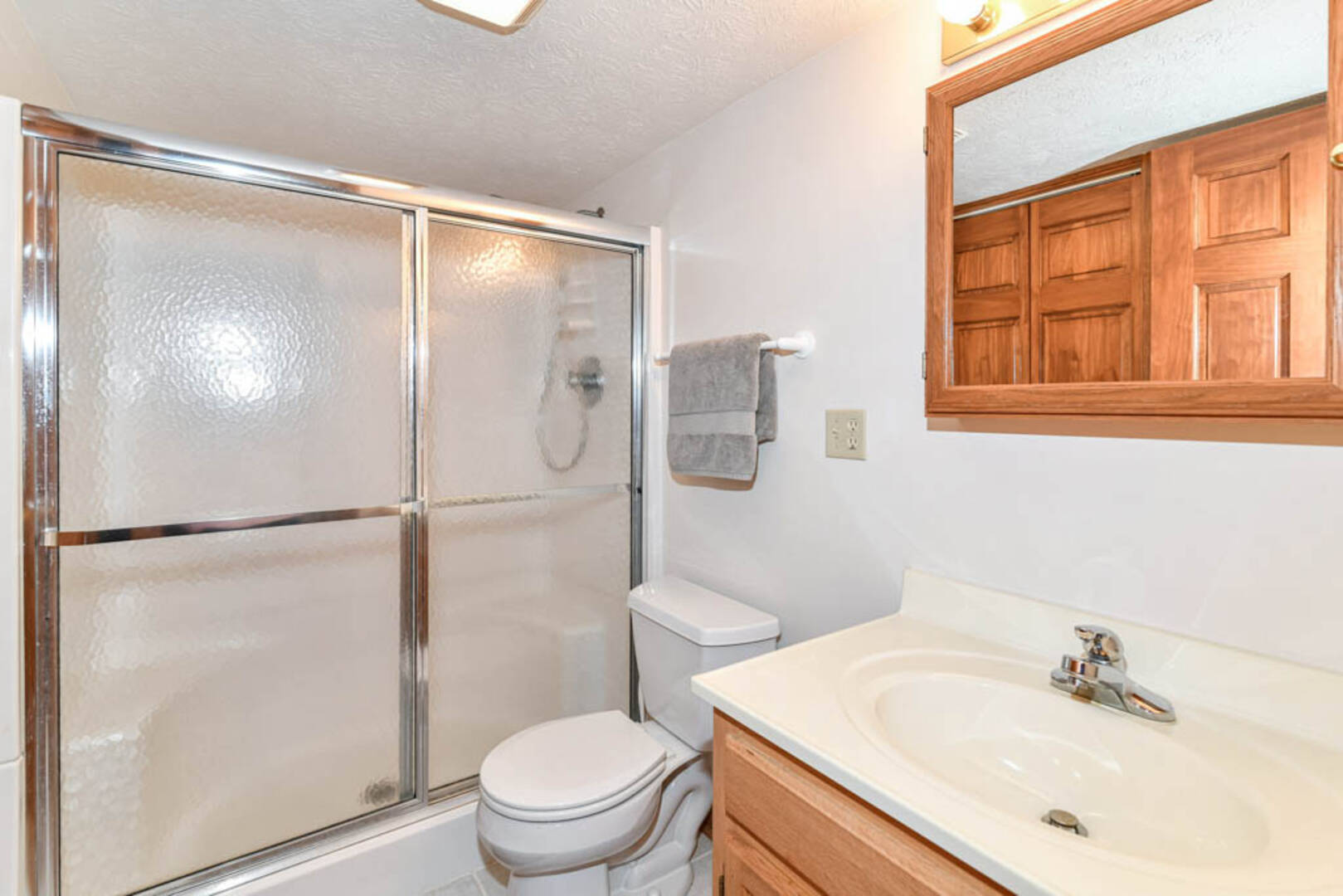704 Countrywood Dr. Noblesville, IN 46060