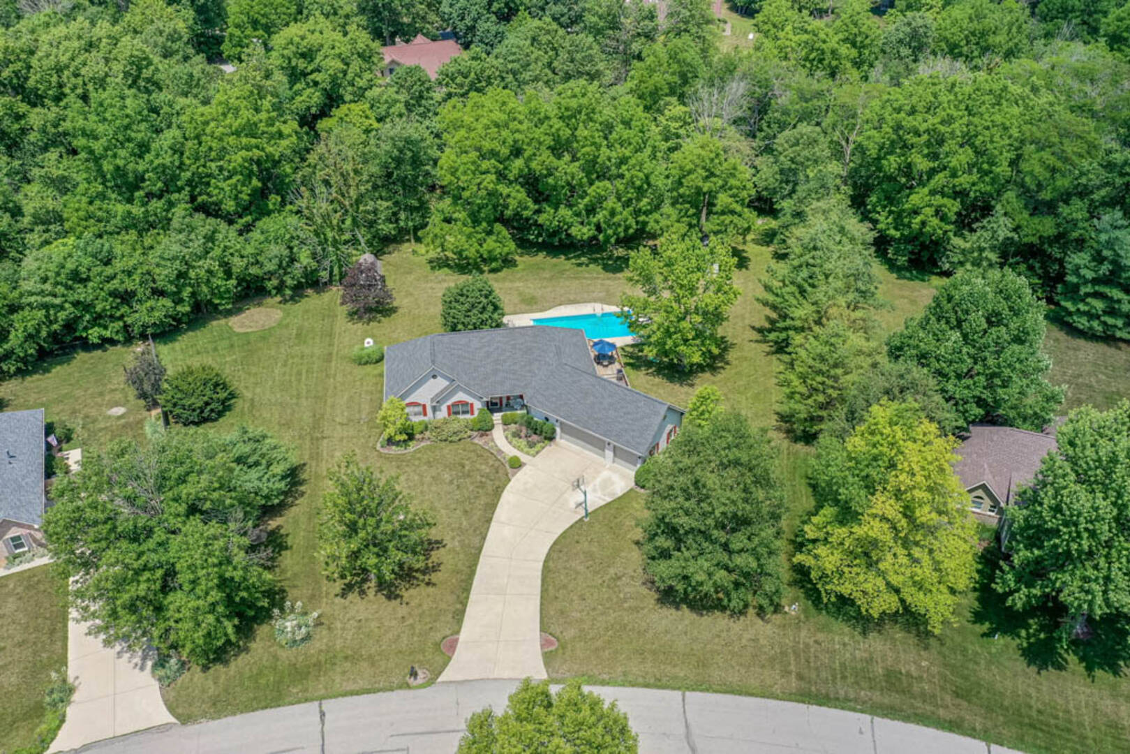 704 Countrywood Dr. Noblesville, IN 46060