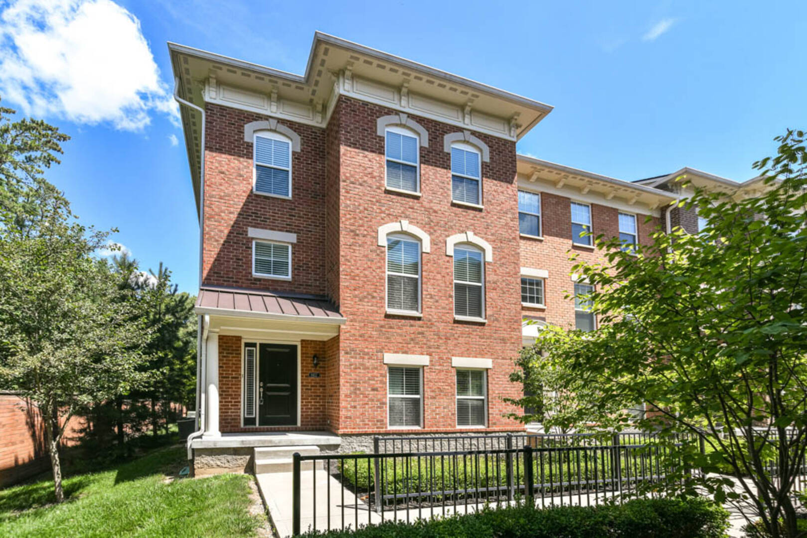 9452 Oakley Drive Indianapolis, IN 46260