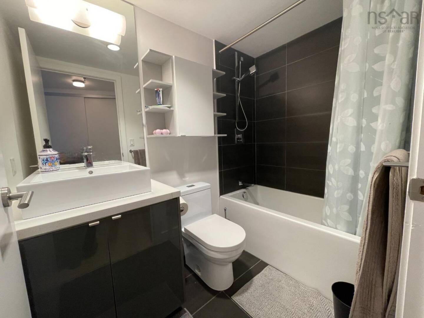 524 1065 Barrington St Halifax, NS B3H0B7