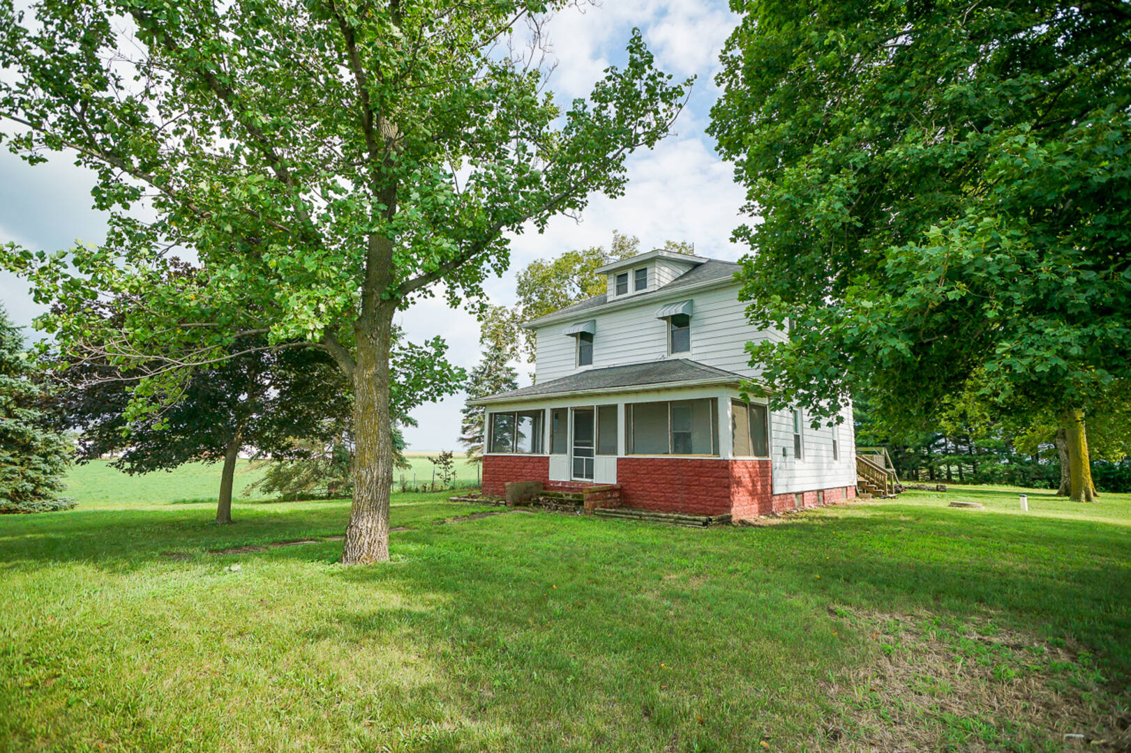 29985 CR 2300 N Forest City, IL 61532