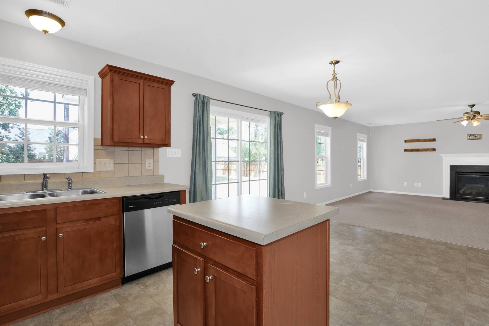 387 Basket Oak Dr  Bunnlevel, NC 28323