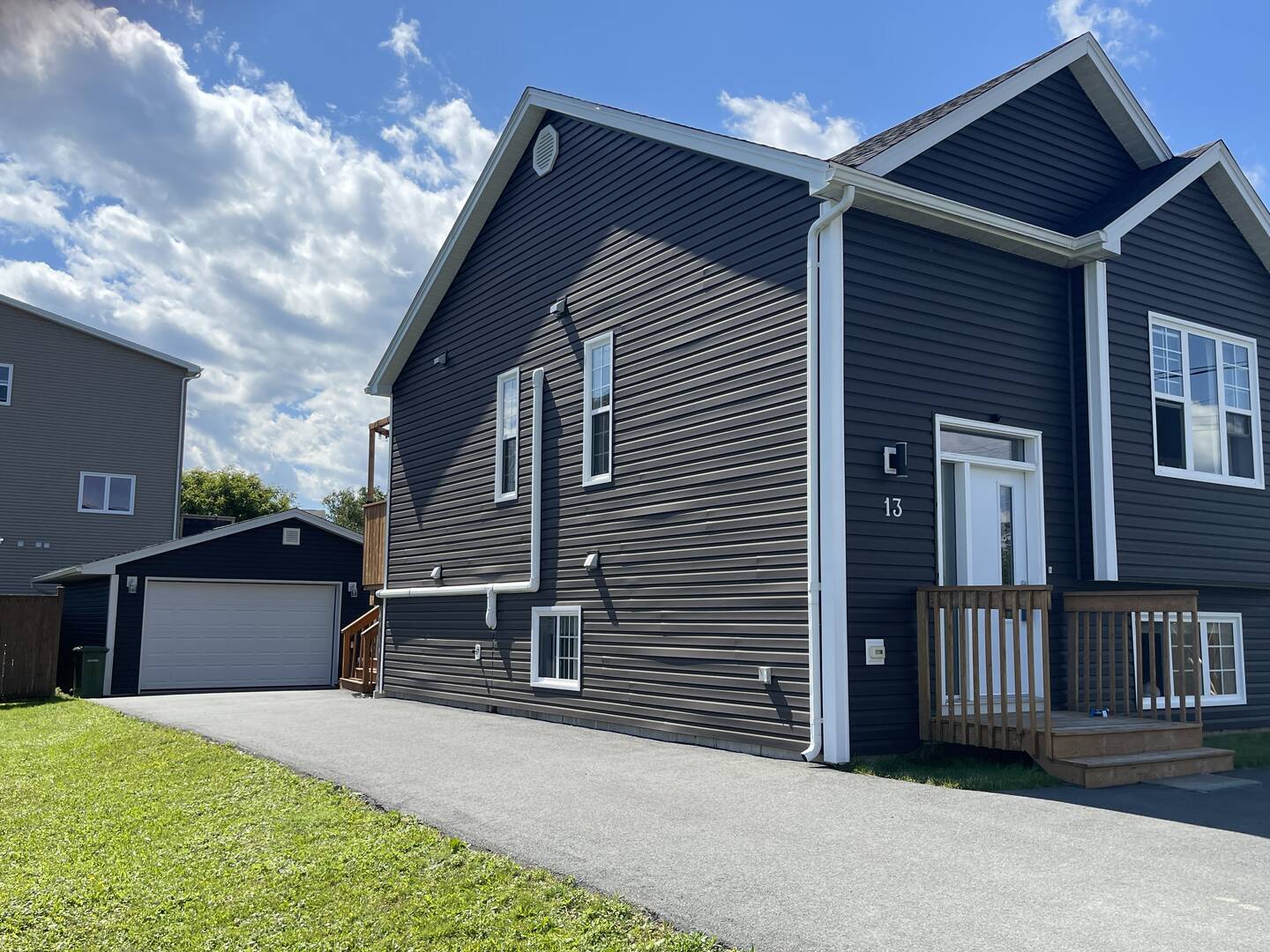 13 Midyat Ct Eastern Passage, NS B3G0E7
