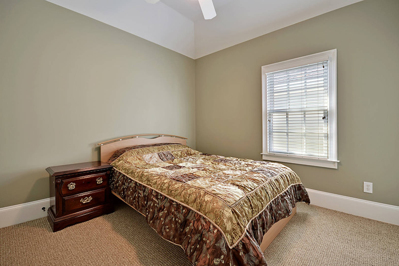 Brivity 25 Harleston Place Charleston, SC 29401 Virtual Tour