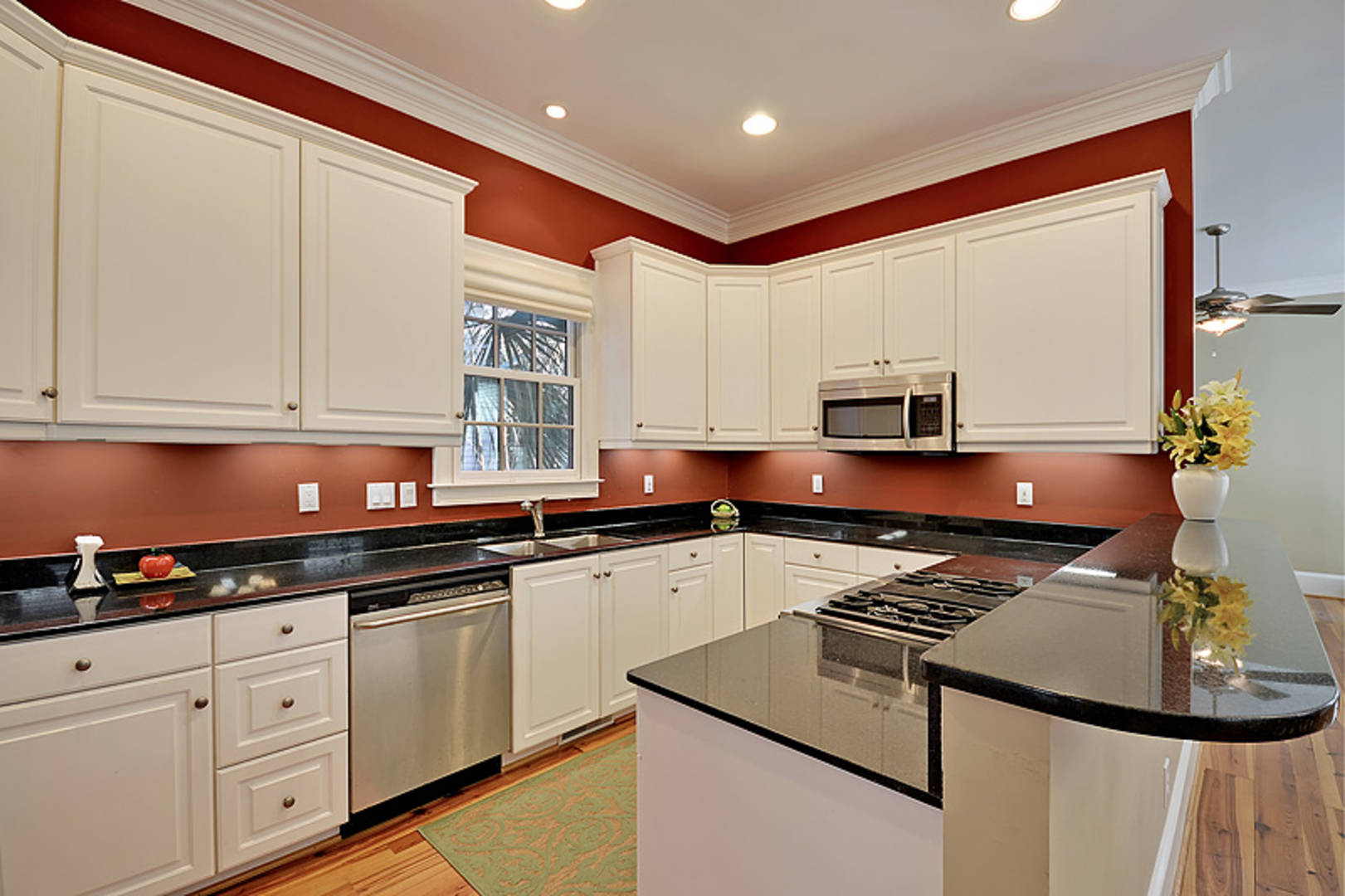 Brivity 25 Harleston Place Charleston, SC 29401 Virtual Tour