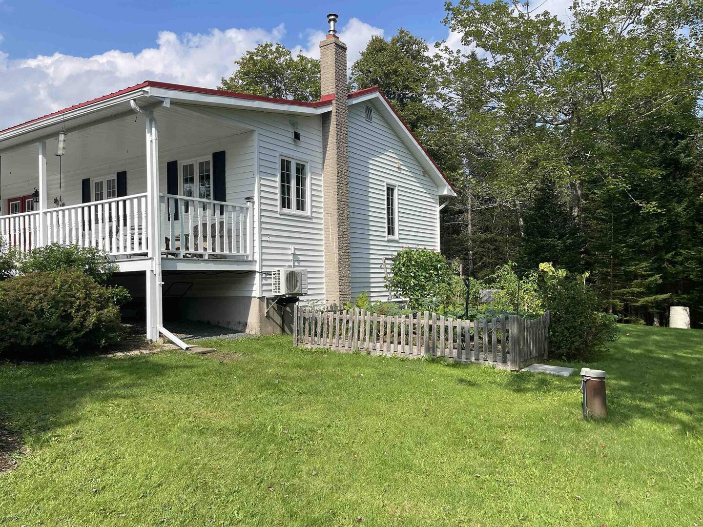 27 Michelle Dr Lawrencetown, NS B2Z1E5