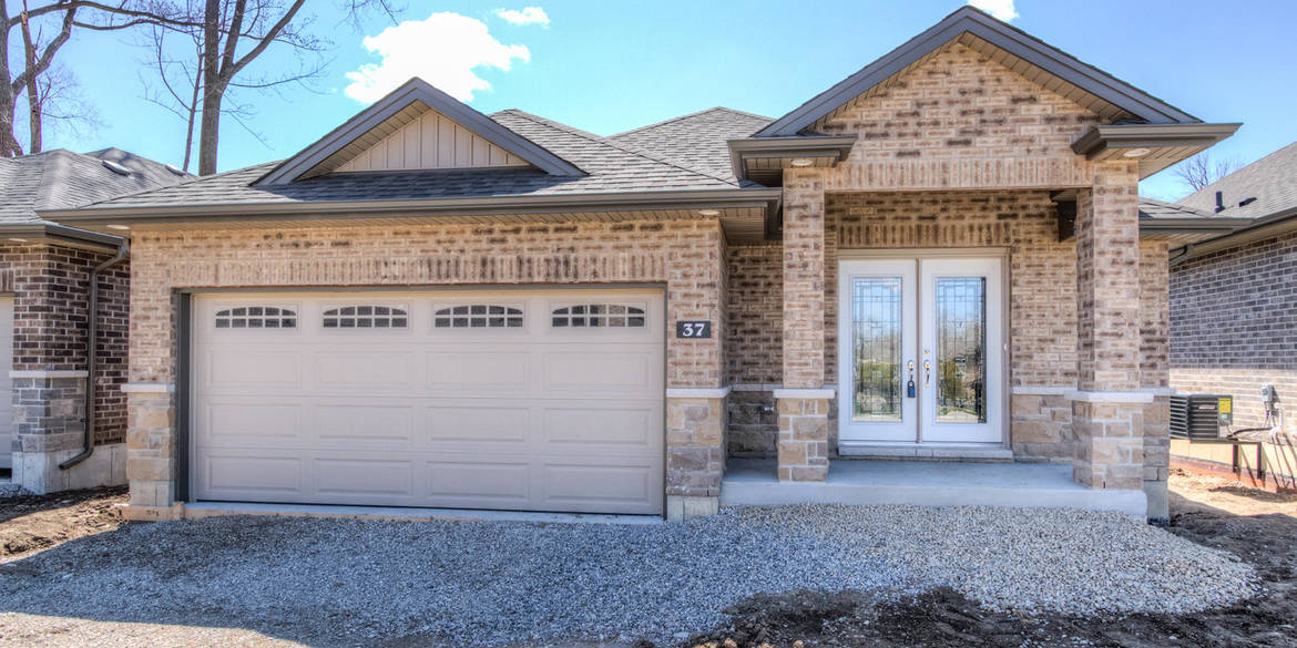 Brivity 431430 Highbury Ave. N. Lot 21 London, ON N5Y6M4