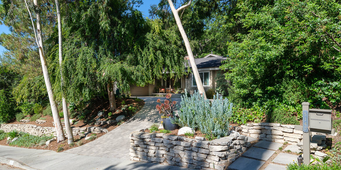 Brivity 5147 Crown Ave La Cañada Flintridge, CA 91011